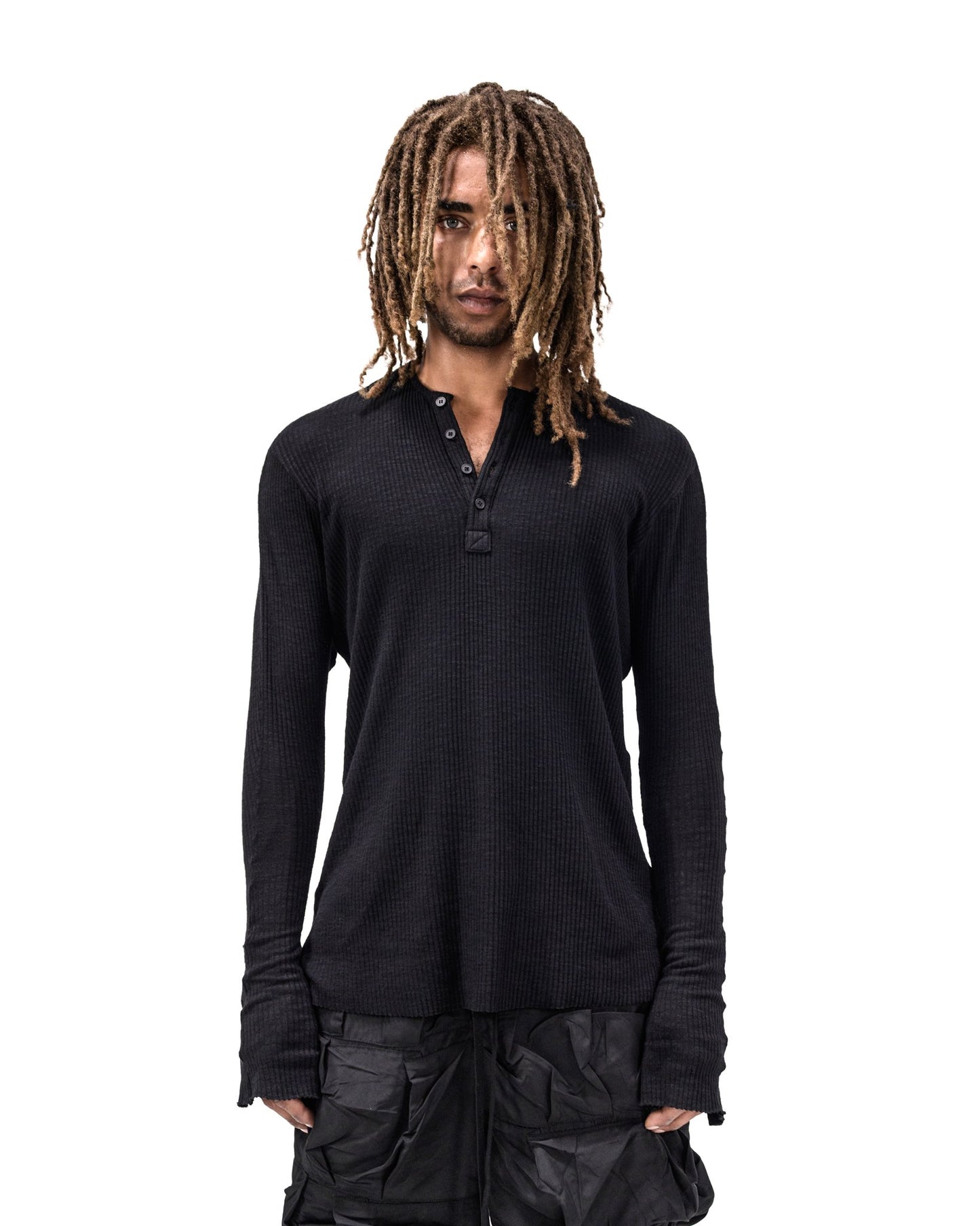 MERIDIAN BLACK LONGSLEEVE