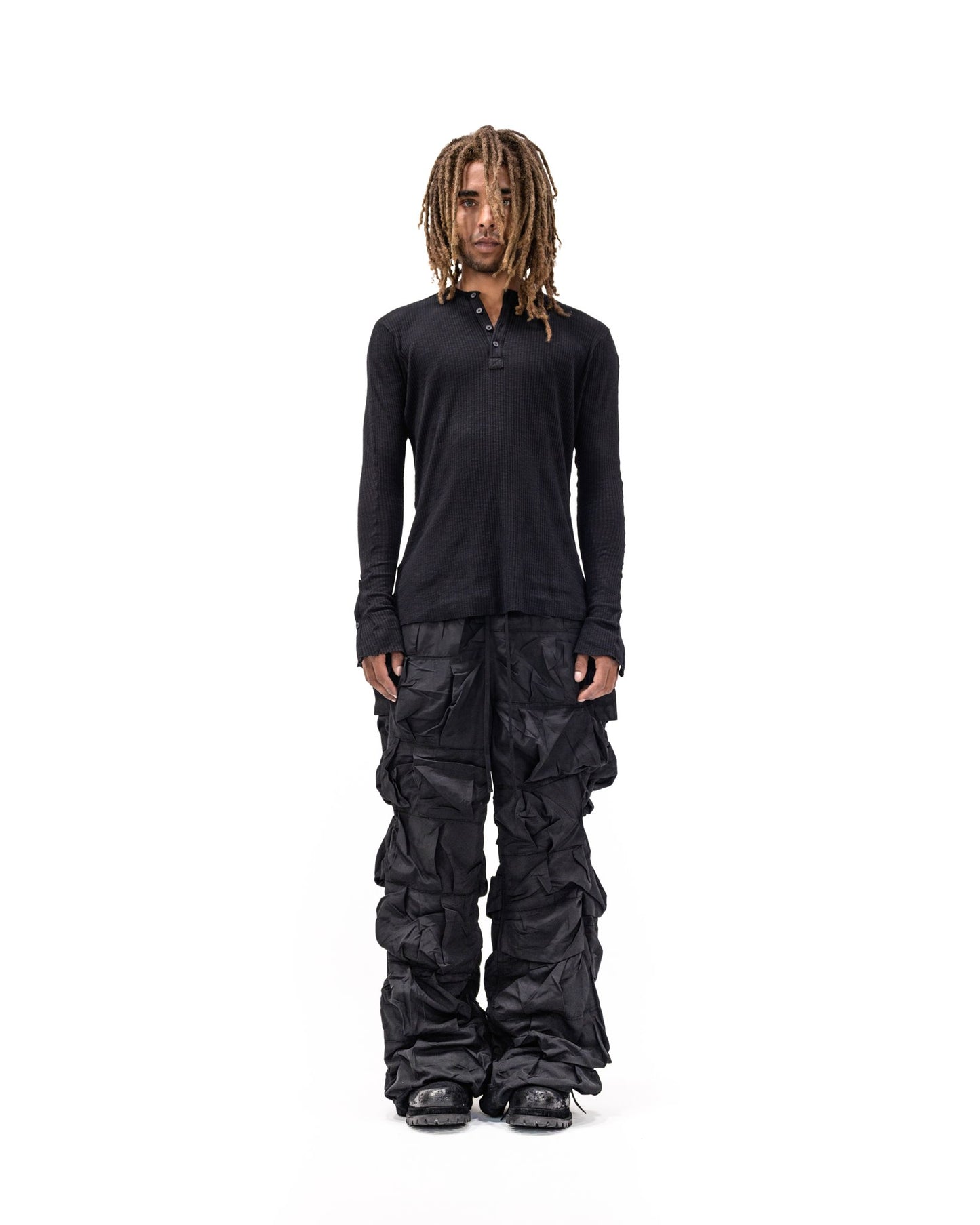 MERIDIAN BLACK LONGSLEEVE