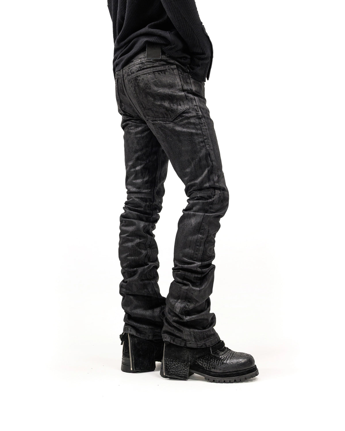 COATED BLACK DENIM