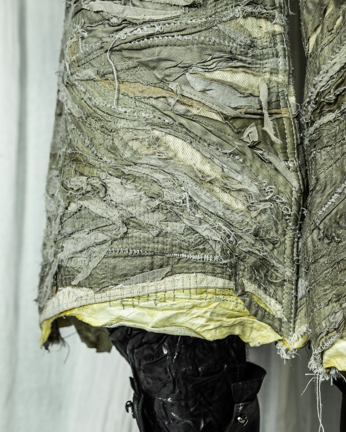 LAYERED LEATHER SHORTS BAGGY KHAKI DENIM