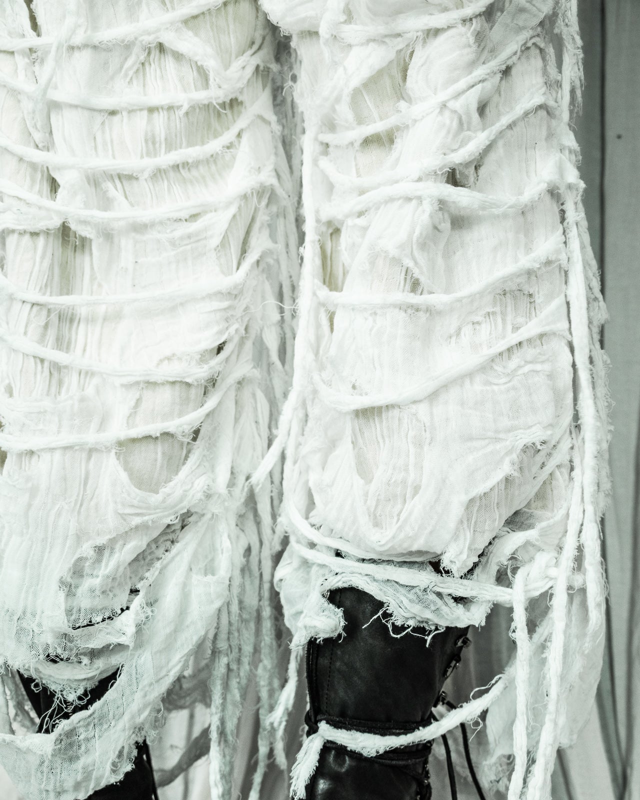 PARADOXE PARIS - BIG BAGGY REAPER SHORTS WHITE DENIM – Paradoxe Paris